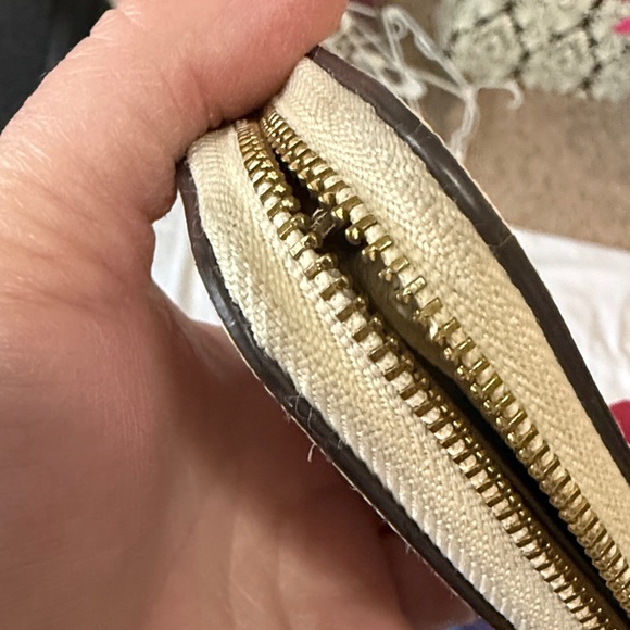 Coach Beige Wallet - Picture 5 of 5